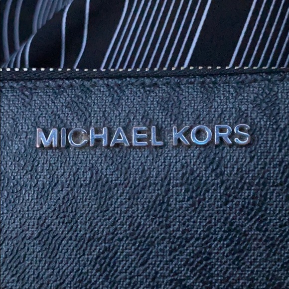 Michael Kors Wallet - Picture 2 of 5